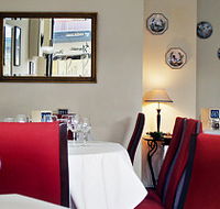 Le Petit Bourgeois - Pubs Melbourne