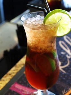 Glenelg Jetty Hotel - Pubs Melbourne 2