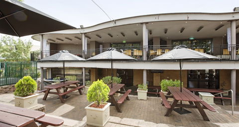 Castle Hill Tavern - Pubs Melbourne 1