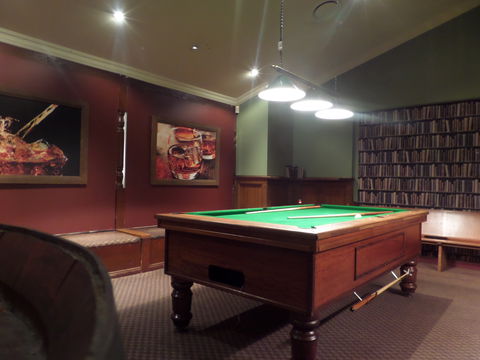 Castle Hill Tavern - Pubs Melbourne 6