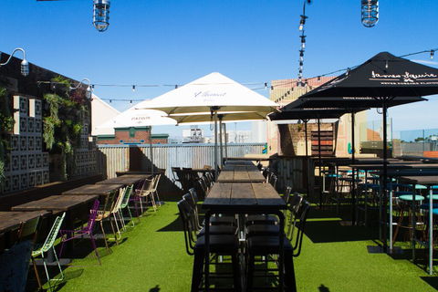 Zanzibar Newtown - Pubs Melbourne 1