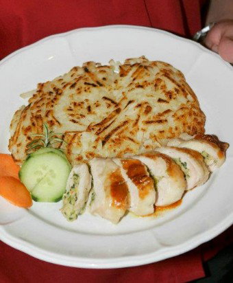 Des Alpes Swiss Restaurant - Pubs Melbourne 4