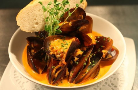 Garlic Clove Restaurant - Pubs Melbourne 3