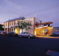 Waterfront Hotel - Pubs Melbourne