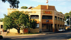 Royal Hotel Drouin - Pubs Melbourne