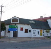 Black Lion Inn Hotel - Pubs Melbourne