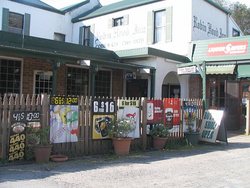 Robin Hood Hotel - Pubs Melbourne 1