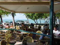 Apres Beach Bar & Grill - Palm Cove - Pubs Melbourne 2