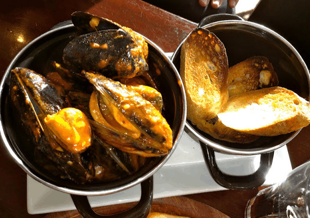 Aldo's Cafe And Pizzeria - Pubs Melbourne 1