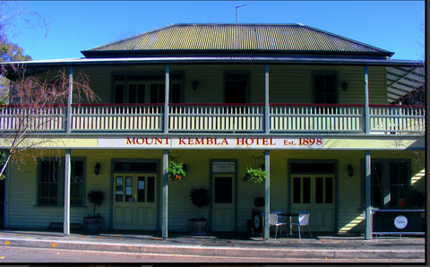 Mount Kembla Village Hotel - Pubs Melbourne 1