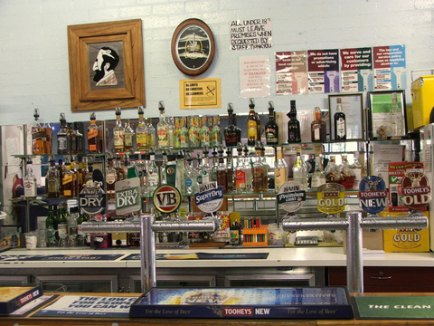 Old Bar Tavern - Pubs Melbourne 2