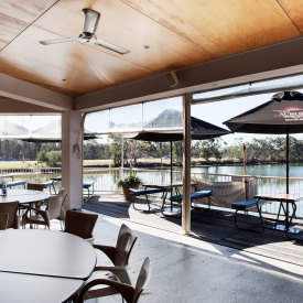 Waterfront Hotel - Pubs Melbourne 2