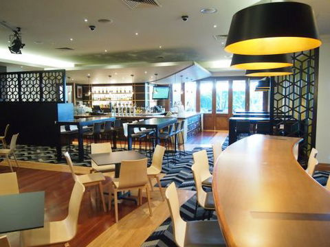 The Grovedale Hotel - Pubs Melbourne 2