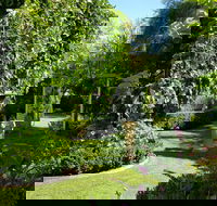 Camelot Garden Stroll - Pubs Melbourne
