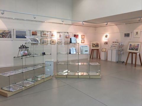 Copper Coast Art Group At The Ascot Community Exhibition  Art Gallery - Pubs Melbourne 0