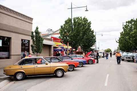 Kyabram Bush Market - Pubs Melbourne 1