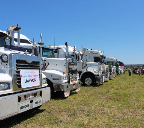 Lights On The Hill Memorial Convoy - Pubs Melbourne 2