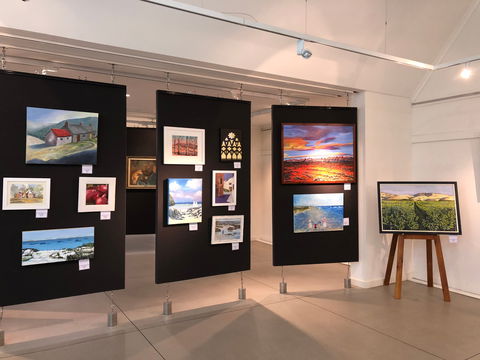 SALA 2020 Exhibition At The Ascot Community Exhibition Art Gallery. - Pubs Melbourne 0