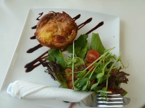 Frederick's Cafe - Pubs Melbourne 0