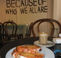 Little Lucky Cafe - Pubs Melbourne