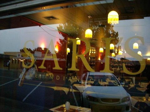 Saris - Pubs Melbourne 0