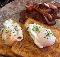 Caffeine Bistro - Pubs Melbourne