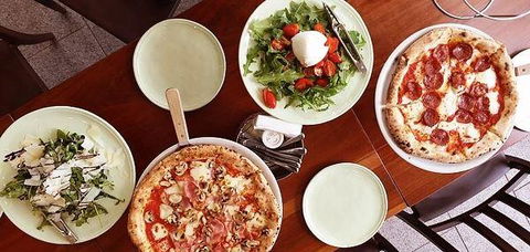 Wild Poppy Cafe - Pubs Melbourne 4