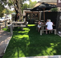 Cafe La Hoot - Pubs Melbourne