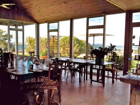 French Is Vineyards Seasonal Kitchen - Pubs Melbourne 0