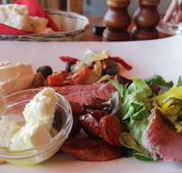 Tuki Retreat - Pubs Melbourne