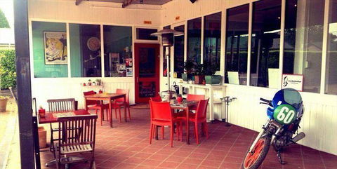 Rockabellas Roadside Diner - Pubs Melbourne 6