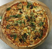 Middle Rock Pizza and Eatery - Pubs Melbourne