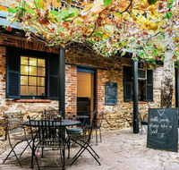 Alby  Esthers - Pubs Melbourne