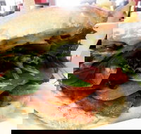 Crema Cafe - Pubs Melbourne