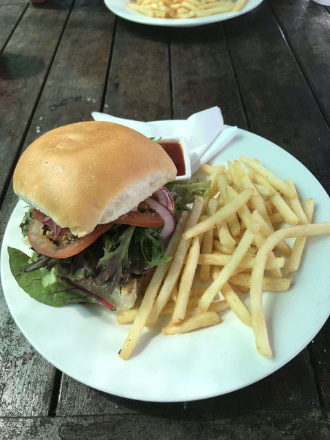 Queen Bee Cafe - Pubs Melbourne 0