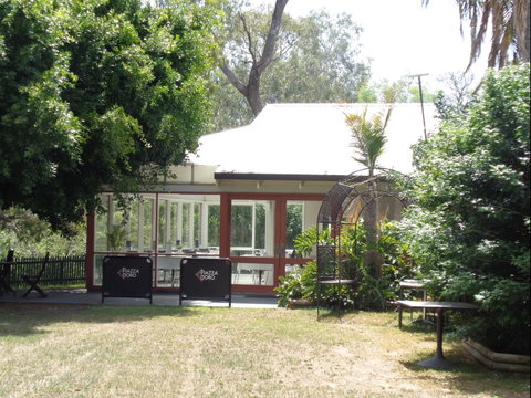 The Artesian Gardens Restaurant - Pubs Melbourne 1