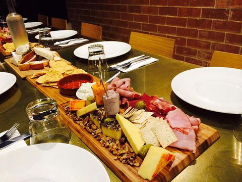 Di Matteos - Pubs Melbourne 0