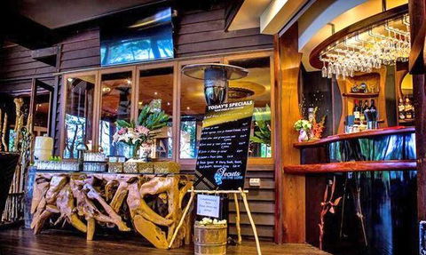 Secrets On The Lake - Pubs Melbourne 3
