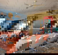 Golden Ponds Bar Restaurant  Function Centre - Pubs Melbourne