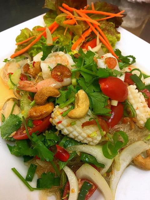 S & T Thai Gourmet Cafe - Pubs Melbourne 0