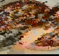 Broadway Pizza - Pubs Melbourne