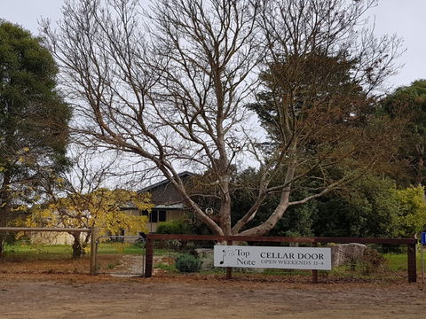 Top Note Vineyard - Pubs Melbourne 0