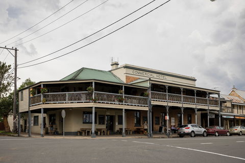 Commercial Hotel Morpeth - Pubs Melbourne 0