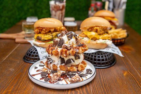 Flame Trees Burger Bar - Bayswater - Pubs Melbourne 0