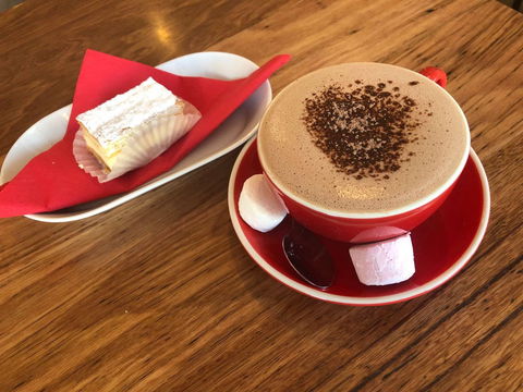 Hill Top Cakes - Pubs Melbourne 0