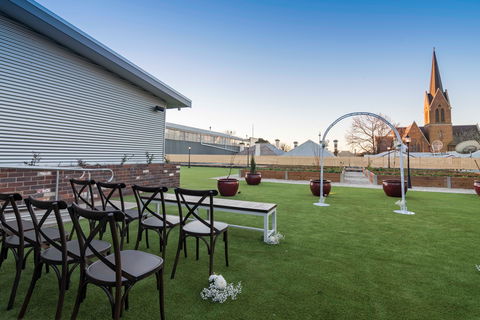 The Greenhouse Of Orange - Pubs Melbourne 2