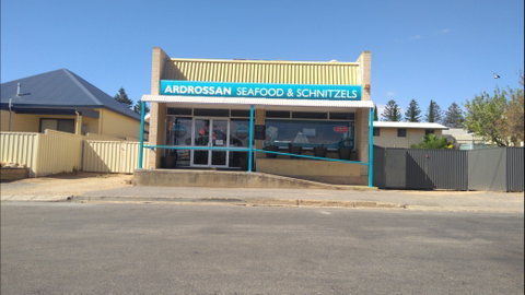 Ardrossan Seafood And Schnitzels - Pubs Melbourne 0