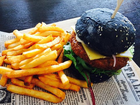 Cafe Capella's - Pubs Melbourne 9