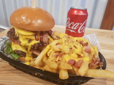 Big B's Chicken And Burgers - Pubs Melbourne 0