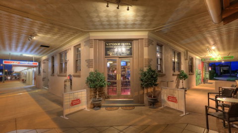 Miles Windsor Hotel - Pubs Melbourne 0